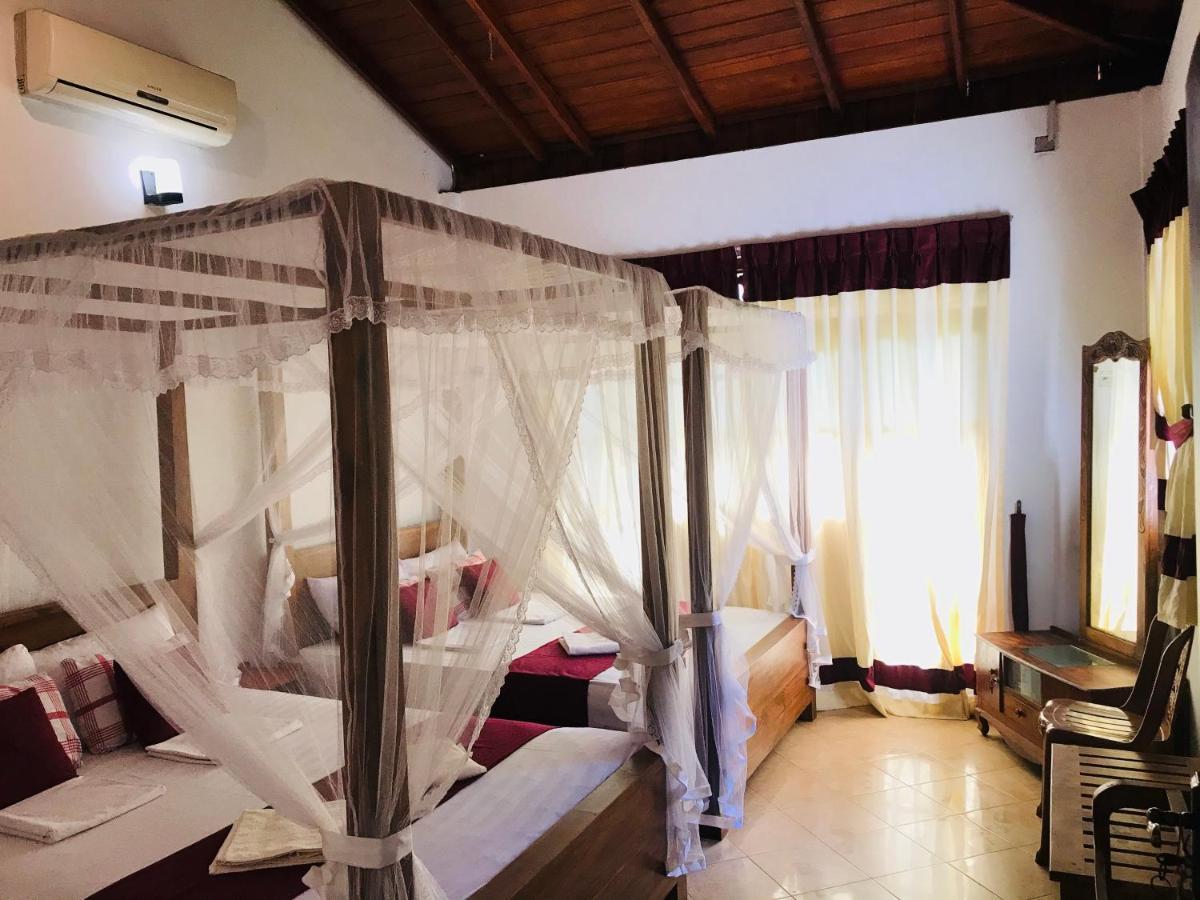 Sinhagiri Villa Szigirija Kültér fotó