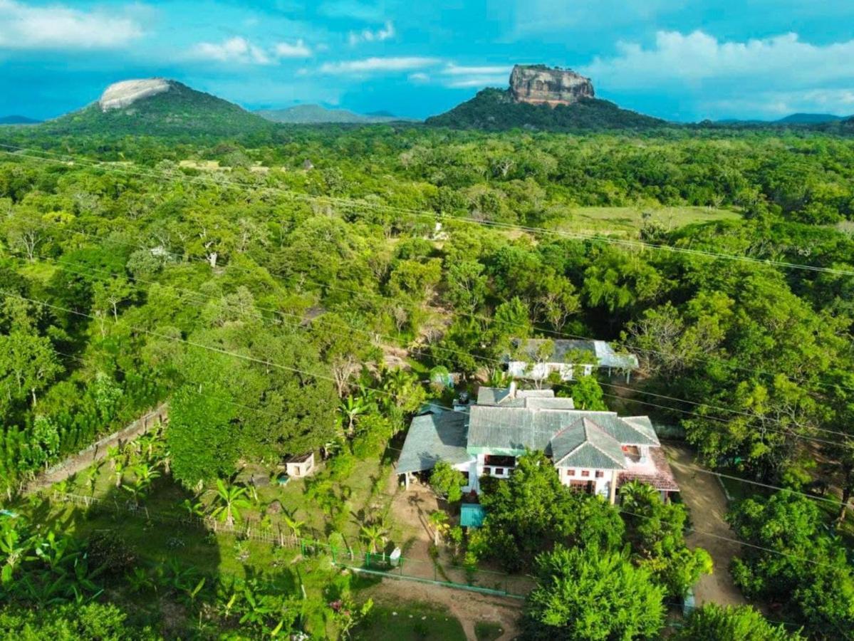 Sinhagiri Villa Szigirija Kültér fotó